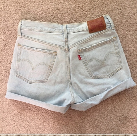 Levi's 501 high waisted shorts - Picture 3 of 5
